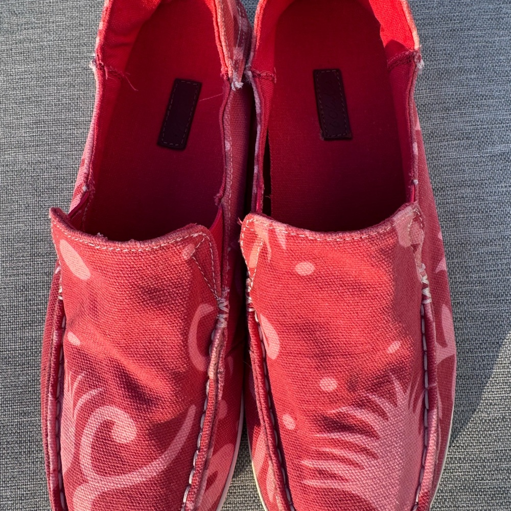 Olukai Nohea style Women’s Vibrant Red/Pink Floral Canvas Slip-On Shoes